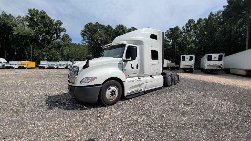Sleeper Tractor-Heavy Duty Tractors-International-2022-LT625-Suwanee-GA-486,750\n\t\tmiles-$ 62,000 - Image 3