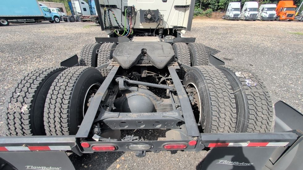 Sleeper Tractor-Heavy Duty Tractors-International-2022-LT625-Suwanee-GA-486,750\n\t\tmiles-$ 62,000 - Image 6