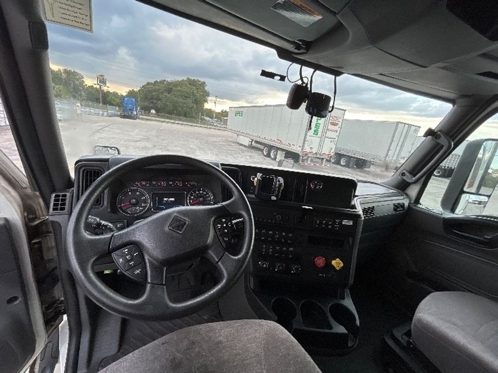 Sleeper Tractor-Heavy Duty Tractors-International-2022-LT625-Tampa-FL-281,651\n\t\tmiles-$ 84,250 - Image 11