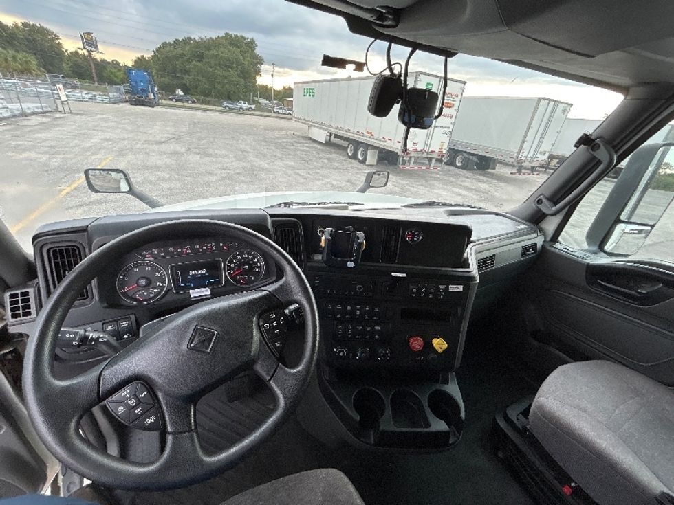 Sleeper Tractor-Heavy Duty Tractors-International-2022-LT625-Tampa-FL-281,651\n\t\tmiles-$ 84,250 - Image 12