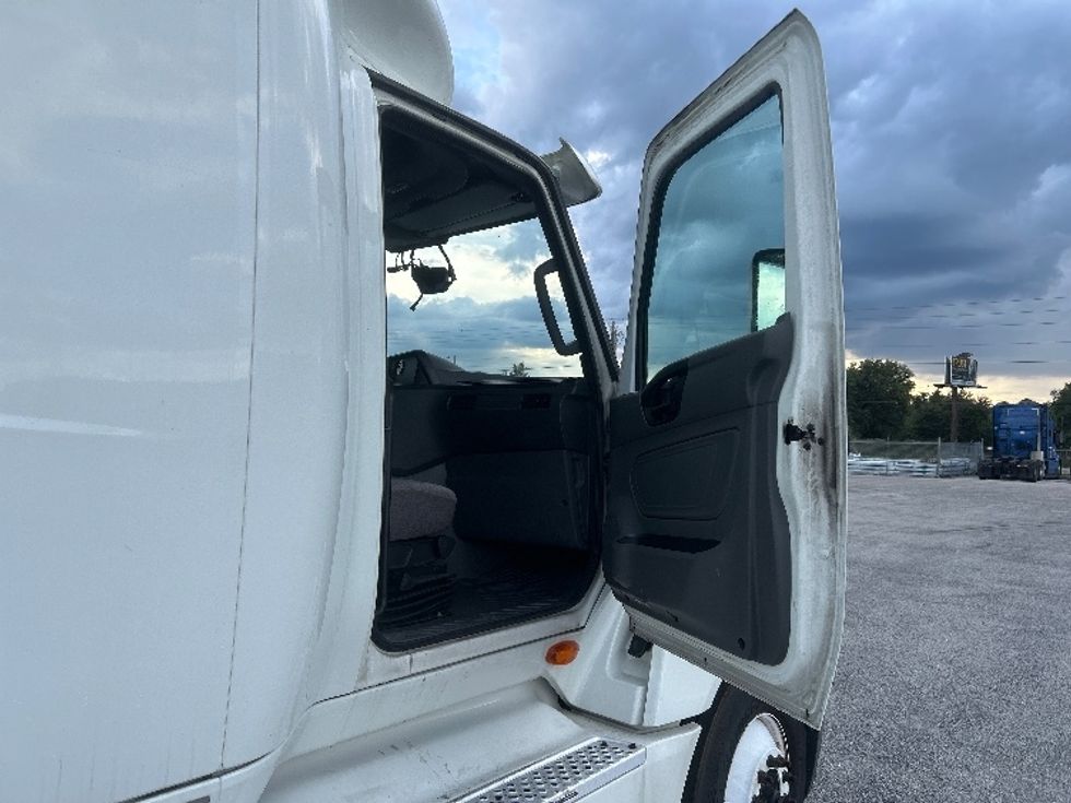 Sleeper Tractor-Heavy Duty Tractors-International-2022-LT625-Tampa-FL-281,651\n\t\tmiles-$ 84,250 - Image 9