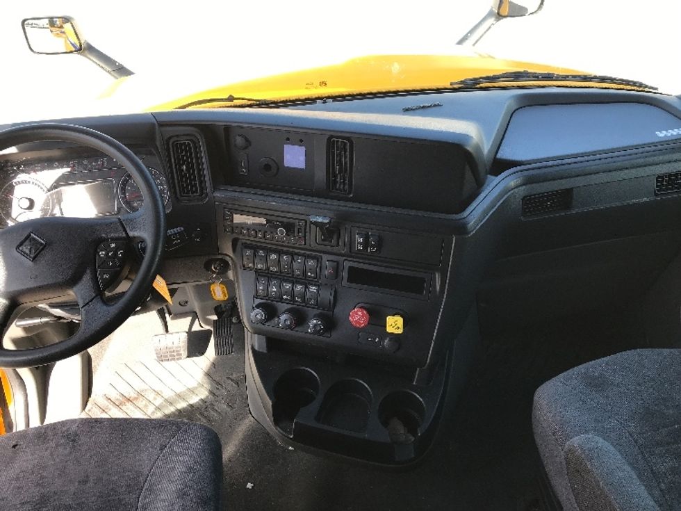 Sleeper Tractor-Heavy Duty Tractors-International-2022-LT625-Tampa-FL-376,598\n\t\tmiles-$ 62,500 - Image 12