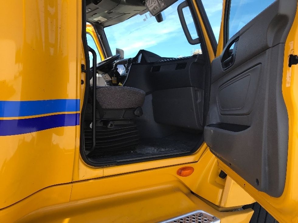 Sleeper Tractor-Heavy Duty Tractors-International-2022-LT625-Tampa-FL-376,598\n\t\tmiles-$ 62,500 - Image 13