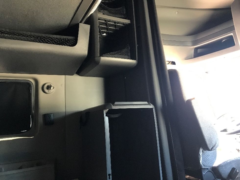 Sleeper Tractor-Heavy Duty Tractors-International-2022-LT625-Tampa-FL-376,598\n\t\tmiles-$ 62,500 - Image 19