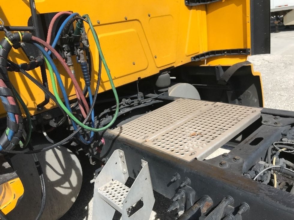 Sleeper Tractor-Heavy Duty Tractors-International-2022-LT625-Tampa-FL-376,598\n\t\tmiles-$ 62,500 - Image 22