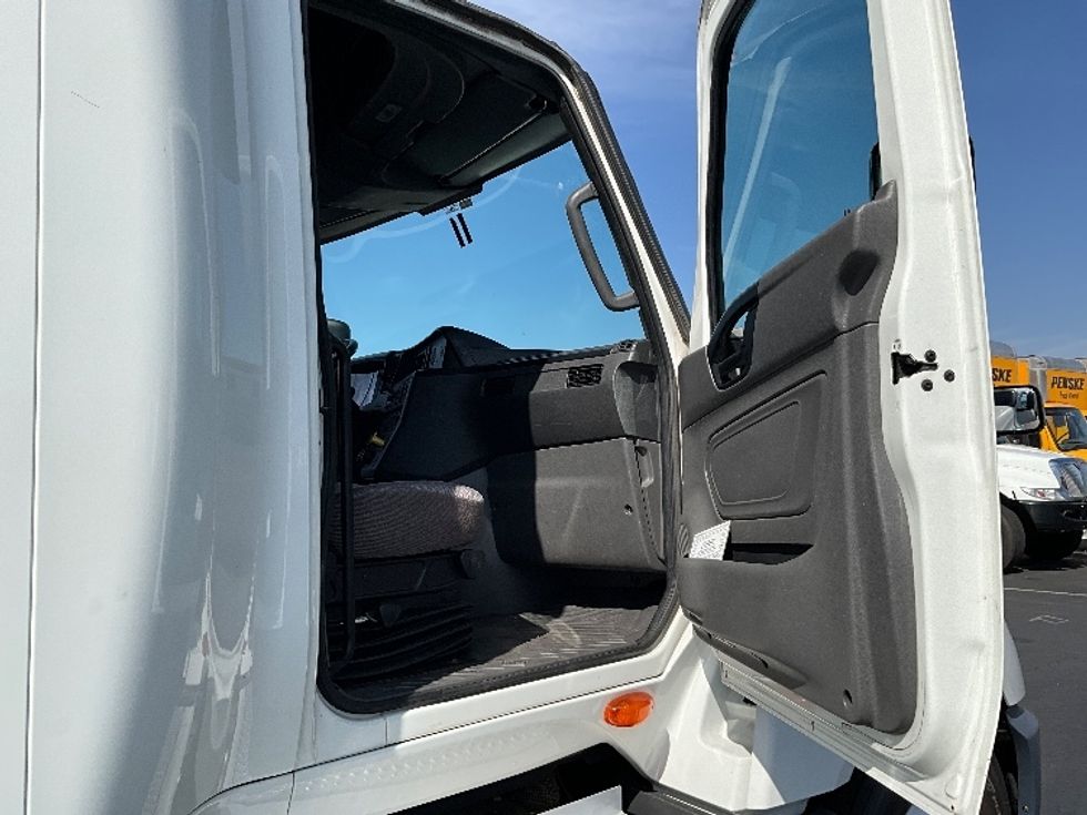 Sleeper Tractor-Heavy Duty Tractors-International-2022-LT625-Torrance-CA-396,028\n\t\tmiles-$ 52,000 - Image 11