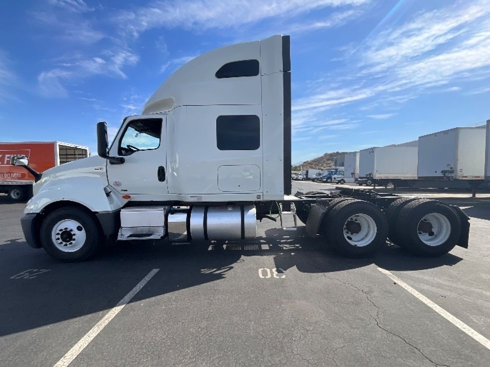 Sleeper Tractor-Heavy Duty Tractors-International-2022-LT625-Torrance-CA-396,028\n\t\tmiles-$ 52,000 - Image 4