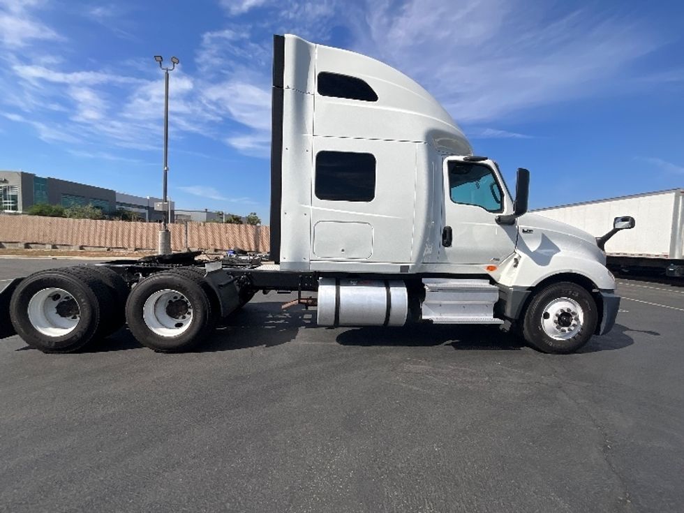 Sleeper Tractor-Heavy Duty Tractors-International-2022-LT625-Torrance-CA-396,028\n\t\tmiles-$ 52,000 - Image 8