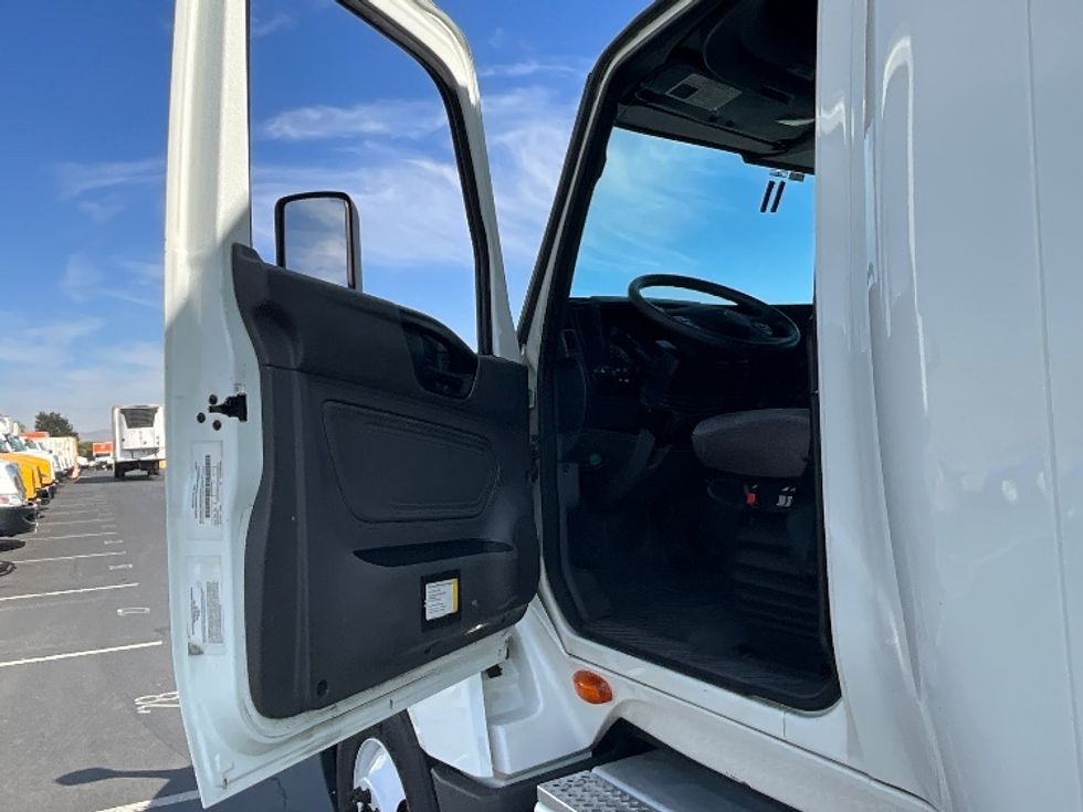 Sleeper Tractor-Heavy Duty Tractors-International-2022-LT625-Torrance-CA-396,028\n\t\tmiles-$ 52,000 - Image 9