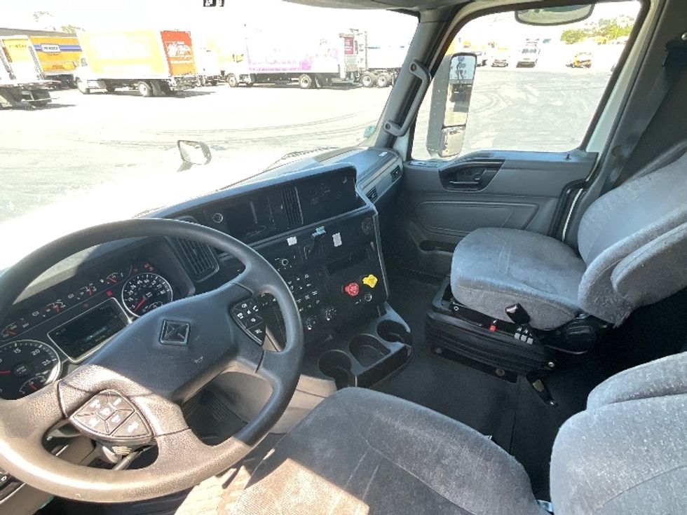 Sleeper Tractor-Heavy Duty Tractors-International-2022-LT625-Torrance-CA-494,905\n\t\tmiles-$ 43,000 - Image 10