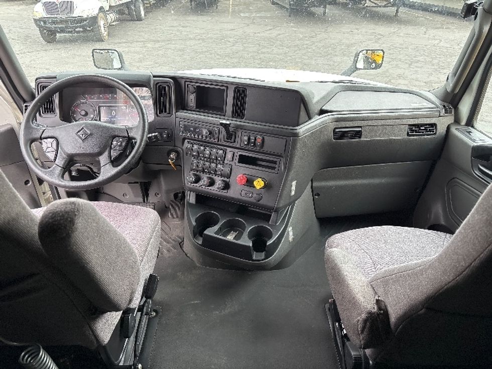 Sleeper Tractor-Heavy Duty Tractors-International-2022-LT625-West Valley City-UT-380,775\n\t\tmiles-$ 74,000 - Image 12