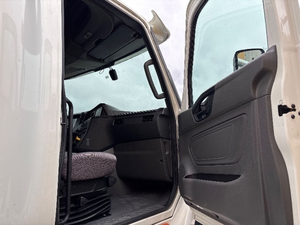 Sleeper Tractor-Heavy Duty Tractors-International-2022-LT625-West Valley City-UT-380,775\n\t\tmiles-$ 74,000 - Image 13