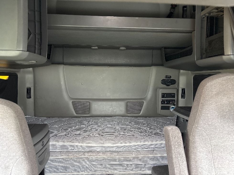 Sleeper Tractor-Heavy Duty Tractors-International-2022-LT625-West Valley City-UT-380,775\n\t\tmiles-$ 74,000 - Image 16