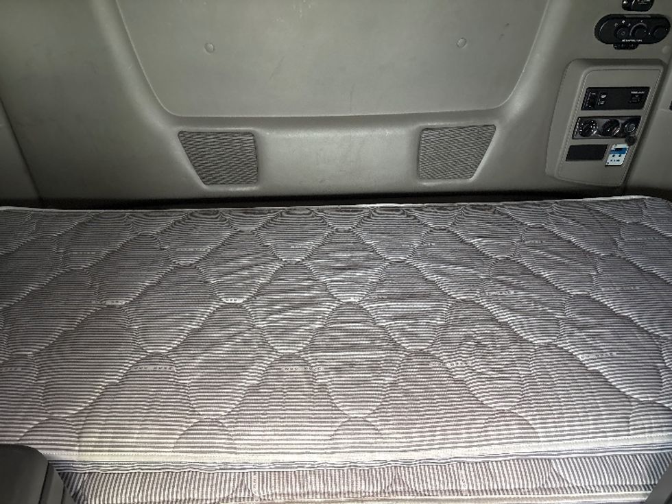 Sleeper Tractor-Heavy Duty Tractors-International-2022-LT625-West Valley City-UT-380,775\n\t\tmiles-$ 74,000 - Image 17