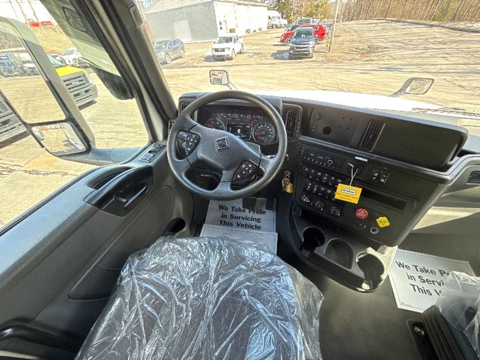 Sleeper Tractor-Heavy Duty Tractors-International-2022-LT625-White Deer-PA-257,682\n\t\tmiles-$ 70,750 - Image 11