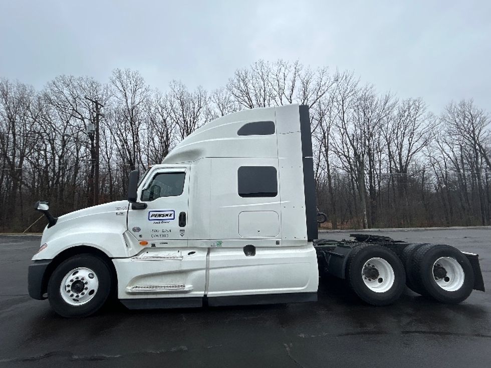 Sleeper Tractor-Heavy Duty Tractors-International-2022-LT625-White Deer-PA-257,682\n\t\tmiles-$ 70,750 - Image 4