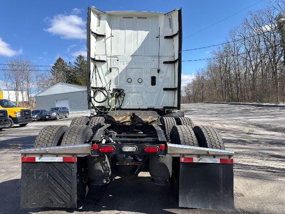 Sleeper Tractor-Heavy Duty Tractors-International-2022-LT625-White Deer-PA-257,682\n\t\tmiles-$ 70,750 - Image 6