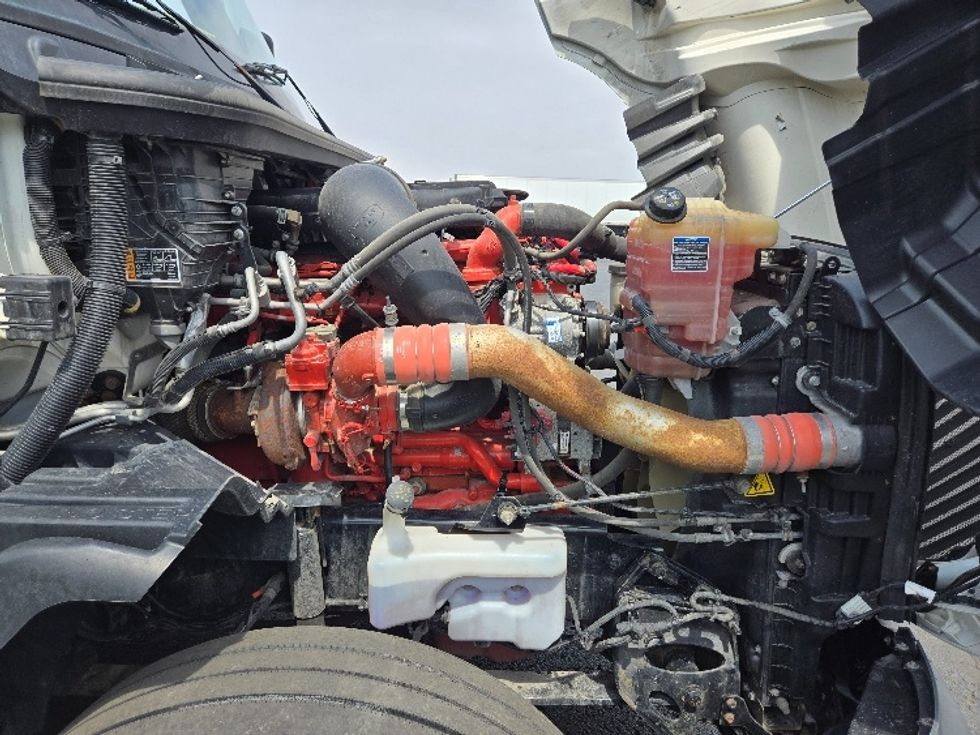 Sleeper Tractor-Heavy Duty Tractors-International-2022-LT625-White Deer-PA-338,117\n\t\tmiles-$ 73,750 - Image 19