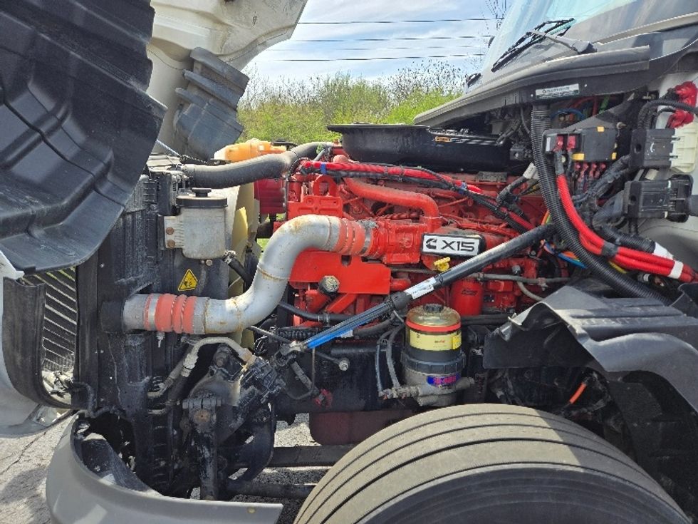 Sleeper Tractor-Heavy Duty Tractors-International-2022-LT625-White Deer-PA-338,117\n\t\tmiles-$ 73,750 - Image 20