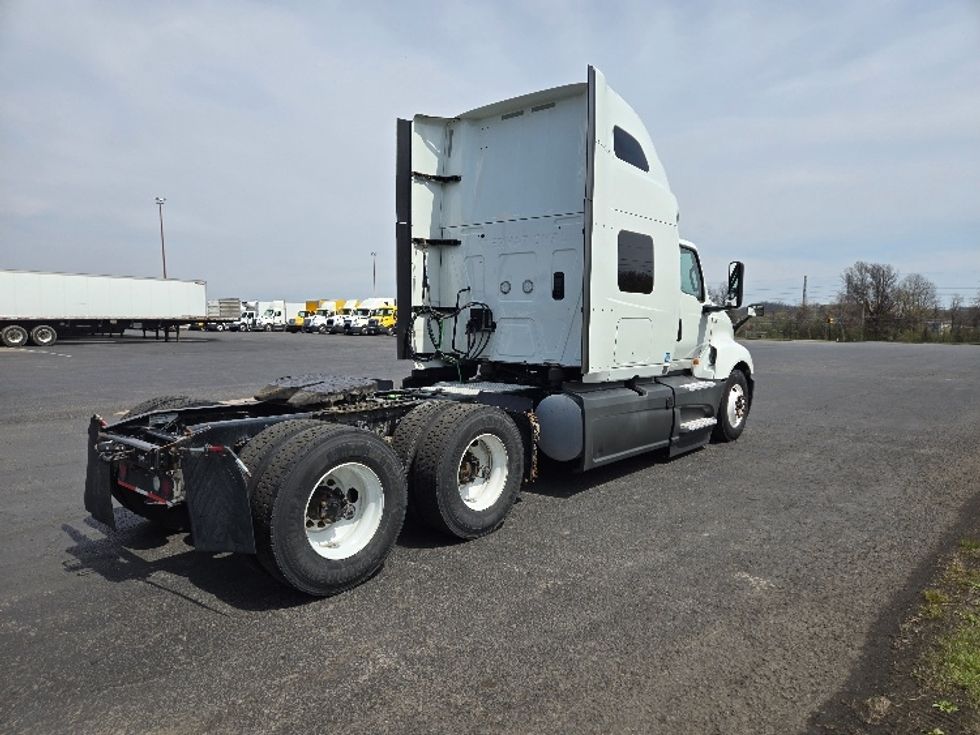 Sleeper Tractor-Heavy Duty Tractors-International-2022-LT625-White Deer-PA-338,117\n\t\tmiles-$ 73,750 - Image 7