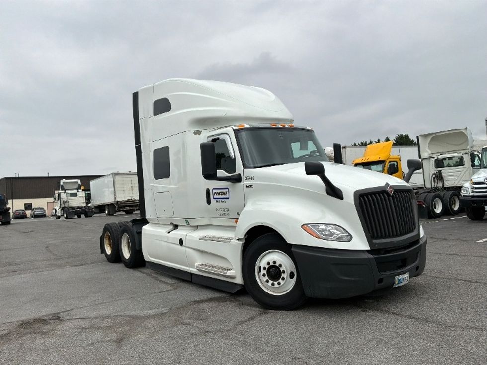Sleeper Tractor-Heavy Duty Tractors-International-2022-LT625-White Deer-PA-341,453\n\t\tmiles-$ 69,750 - Image 1