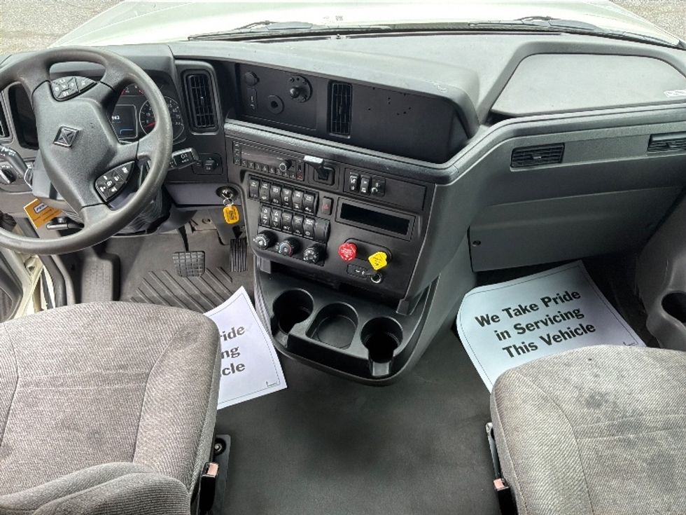 Sleeper Tractor-Heavy Duty Tractors-International-2022-LT625-White Deer-PA-341,453\n\t\tmiles-$ 69,750 - Image 12