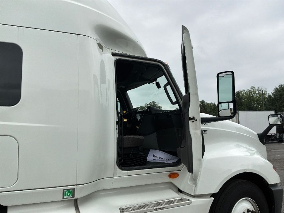 Sleeper Tractor-Heavy Duty Tractors-International-2022-LT625-White Deer-PA-341,453\n\t\tmiles-$ 69,750 - Image 13