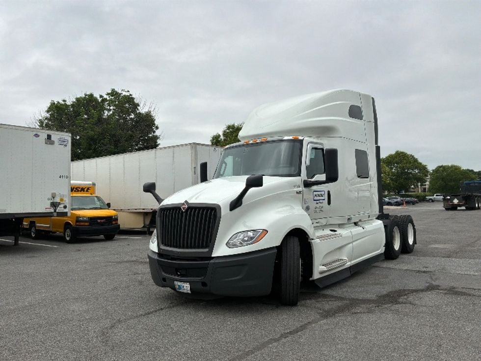 Sleeper Tractor-Heavy Duty Tractors-International-2022-LT625-White Deer-PA-341,453\n\t\tmiles-$ 69,750 - Image 3