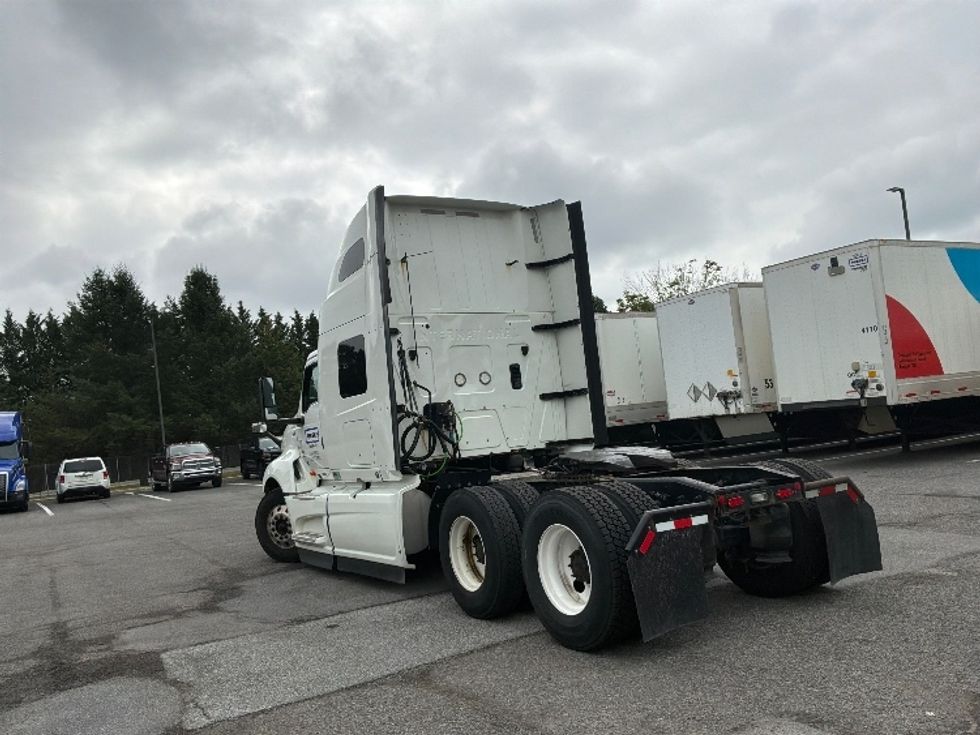 Sleeper Tractor-Heavy Duty Tractors-International-2022-LT625-White Deer-PA-341,453\n\t\tmiles-$ 69,750 - Image 5