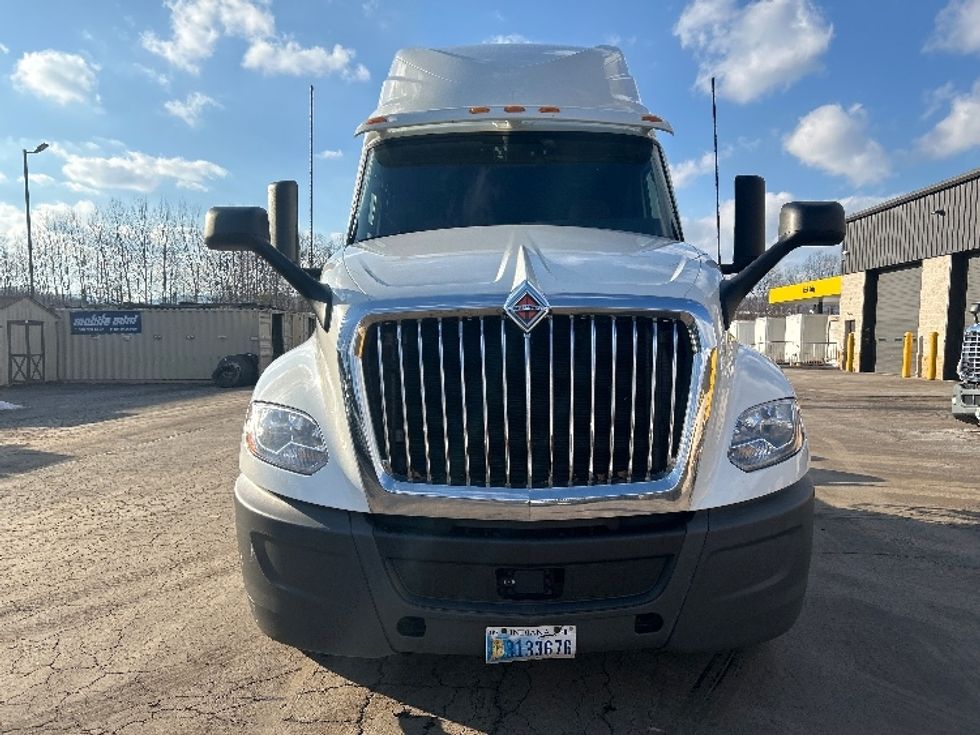 Sleeper Tractor-Heavy Duty Tractors-International-2022-LT625-White Deer-PA-526,431\n\t\tmiles-$ 53,500 - Image 2