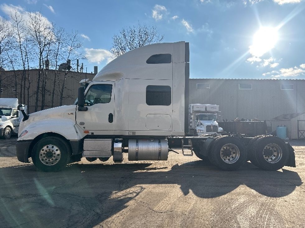Sleeper Tractor-Heavy Duty Tractors-International-2022-LT625-White Deer-PA-526,431\n\t\tmiles-$ 53,500 - Image 4