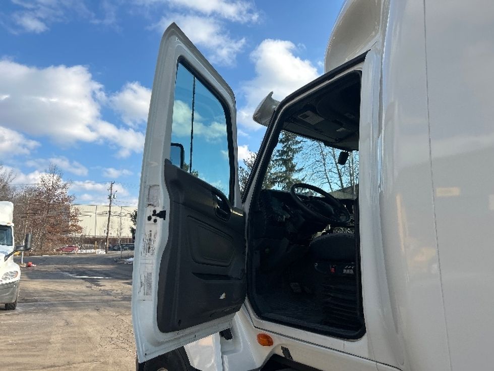Sleeper Tractor-Heavy Duty Tractors-International-2022-LT625-White Deer-PA-526,431\n\t\tmiles-$ 53,500 - Image 9