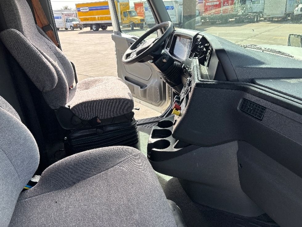 Sleeper Tractor-Heavy Duty Tractors-International-2023-LT625-Arlington-TX-669,493\n\t\tmiles-$ 43,000 - Image 15