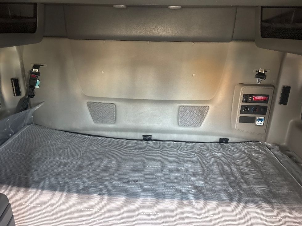 Sleeper Tractor-Heavy Duty Tractors-International-2023-LT625-Arlington-TX-669,493\n\t\tmiles-$ 43,000 - Image 16