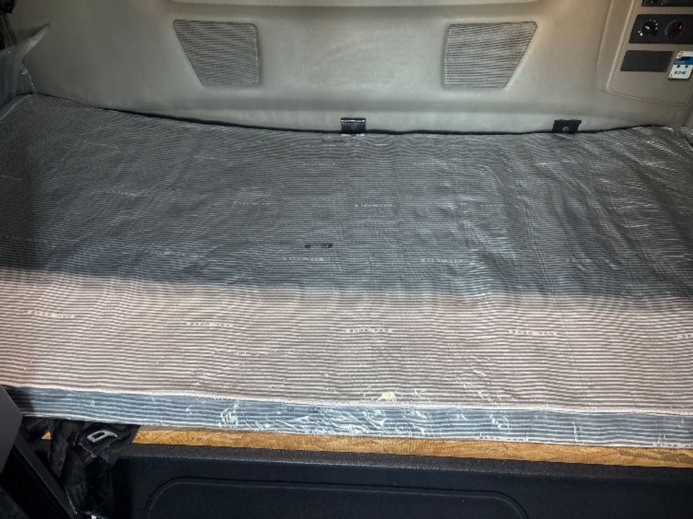 Sleeper Tractor-Heavy Duty Tractors-International-2023-LT625-Arlington-TX-669,493\n\t\tmiles-$ 43,000 - Image 17