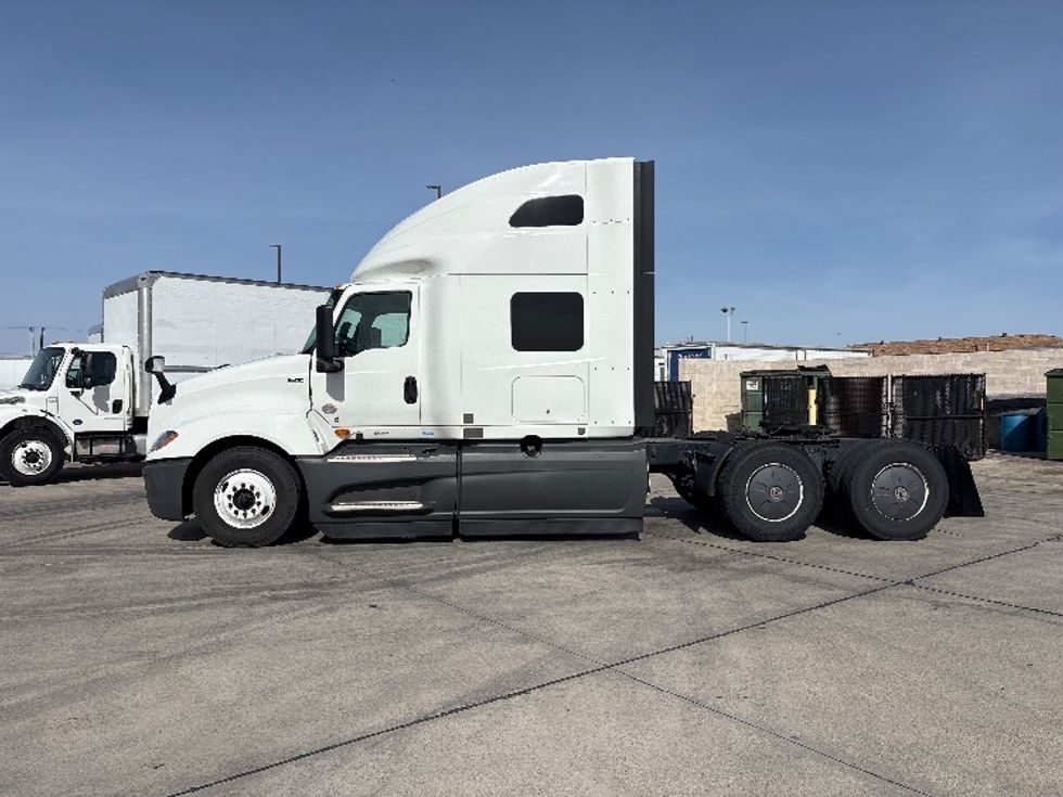 Sleeper Tractor-Heavy Duty Tractors-International-2023-LT625-Arlington-TX-669,493\n\t\tmiles-$ 43,000 - Image 4