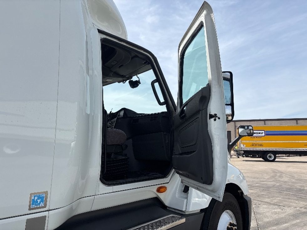 Sleeper Tractor-Heavy Duty Tractors-International-2023-LT625-Arlington-TX-671,593\n\t\tmiles-$ 42,750 - Image 13