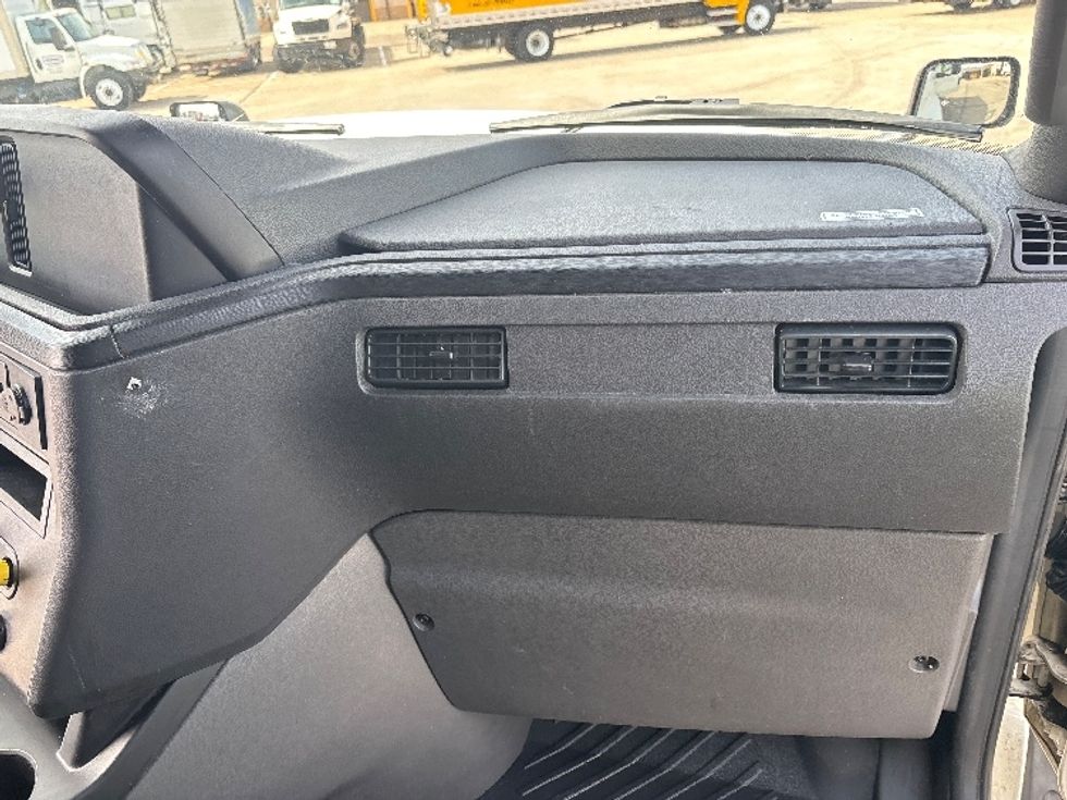 Sleeper Tractor-Heavy Duty Tractors-International-2023-LT625-Arlington-TX-671,593\n\t\tmiles-$ 42,750 - Image 14