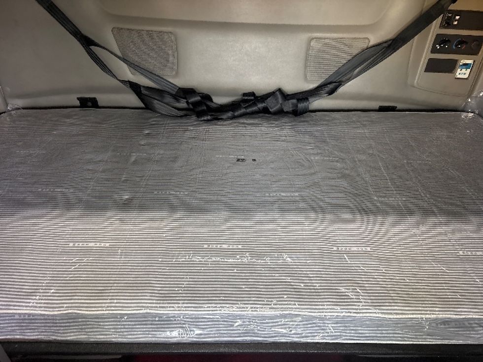 Sleeper Tractor-Heavy Duty Tractors-International-2023-LT625-Arlington-TX-671,593\n\t\tmiles-$ 42,750 - Image 17