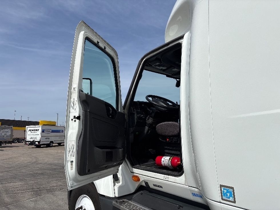 Sleeper Tractor-Heavy Duty Tractors-International-2023-LT625-Arlington-TX-671,593\n\t\tmiles-$ 42,750 - Image 9