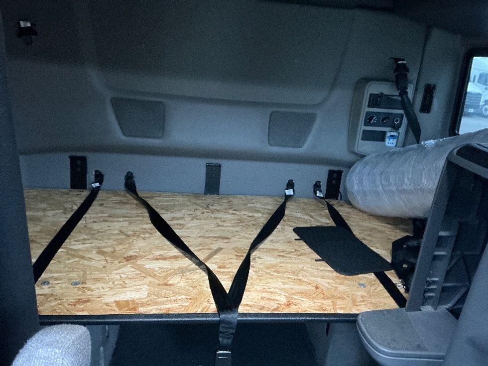 Sleeper Tractor-Heavy Duty Tractors-International-2023-LT625-Asheville-NC-502,986\n\t\tmiles-$ 56,500 - Image 16