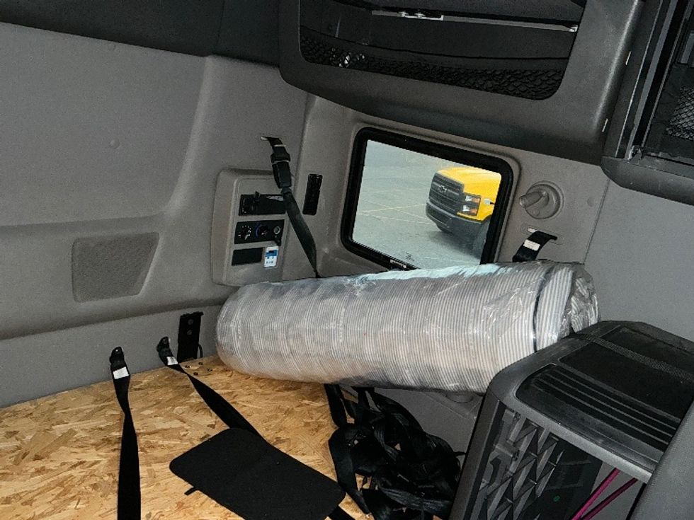 Sleeper Tractor-Heavy Duty Tractors-International-2023-LT625-Asheville-NC-502,986\n\t\tmiles-$ 56,500 - Image 18