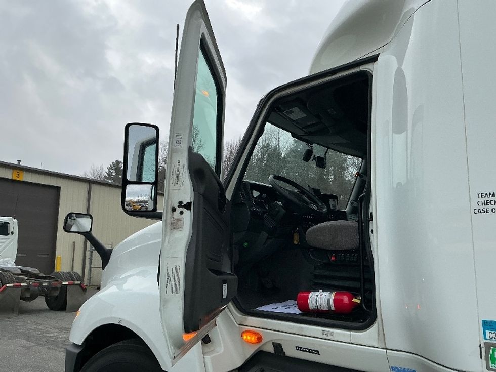 Sleeper Tractor-Heavy Duty Tractors-International-2023-LT625-Asheville-NC-502,986\n\t\tmiles-$ 56,500 - Image 9