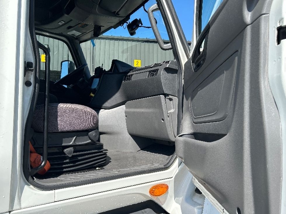 Sleeper Tractor-Heavy Duty Tractors-International-2023-LT625-Atlanta-GA-543,301\n\t\tmiles-$ 51,250 - Image 12