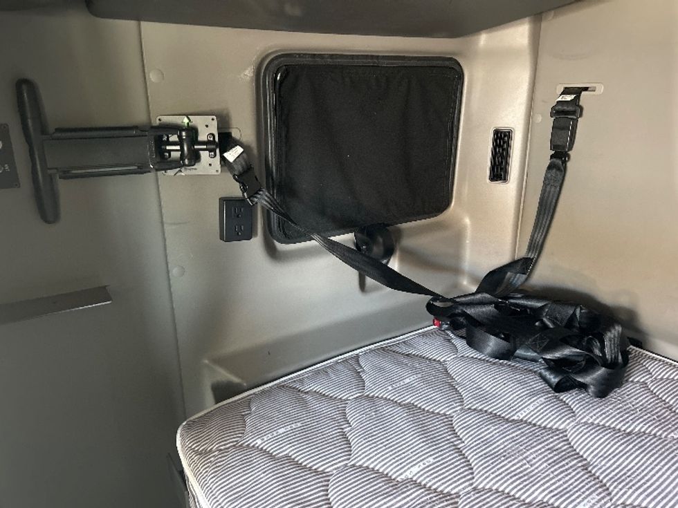 Sleeper Tractor-Heavy Duty Tractors-International-2023-LT625-Atlanta-GA-543,301\n\t\tmiles-$ 51,250 - Image 18