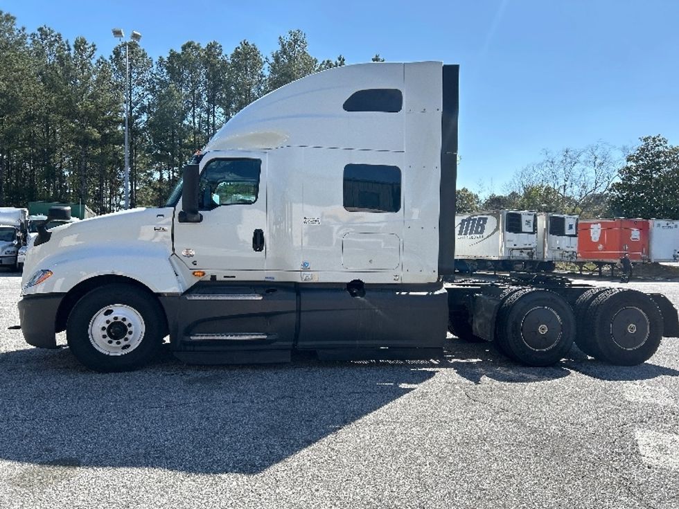 Sleeper Tractor-Heavy Duty Tractors-International-2023-LT625-Atlanta-GA-543,301\n\t\tmiles-$ 51,250 - Image 4