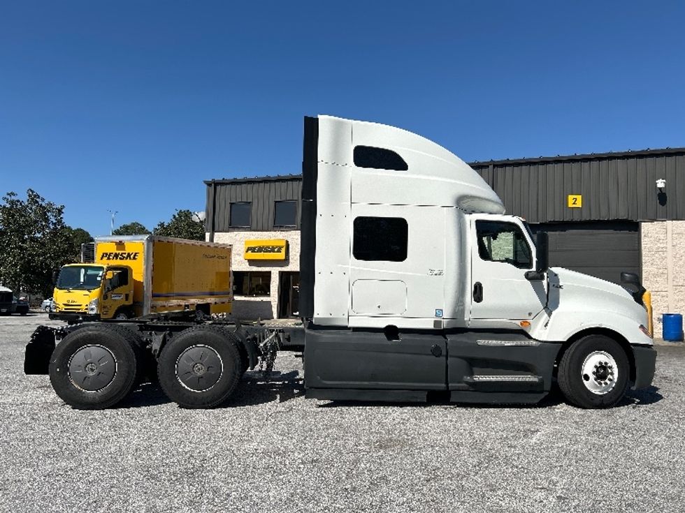 Sleeper Tractor-Heavy Duty Tractors-International-2023-LT625-Atlanta-GA-543,301\n\t\tmiles-$ 51,250 - Image 8