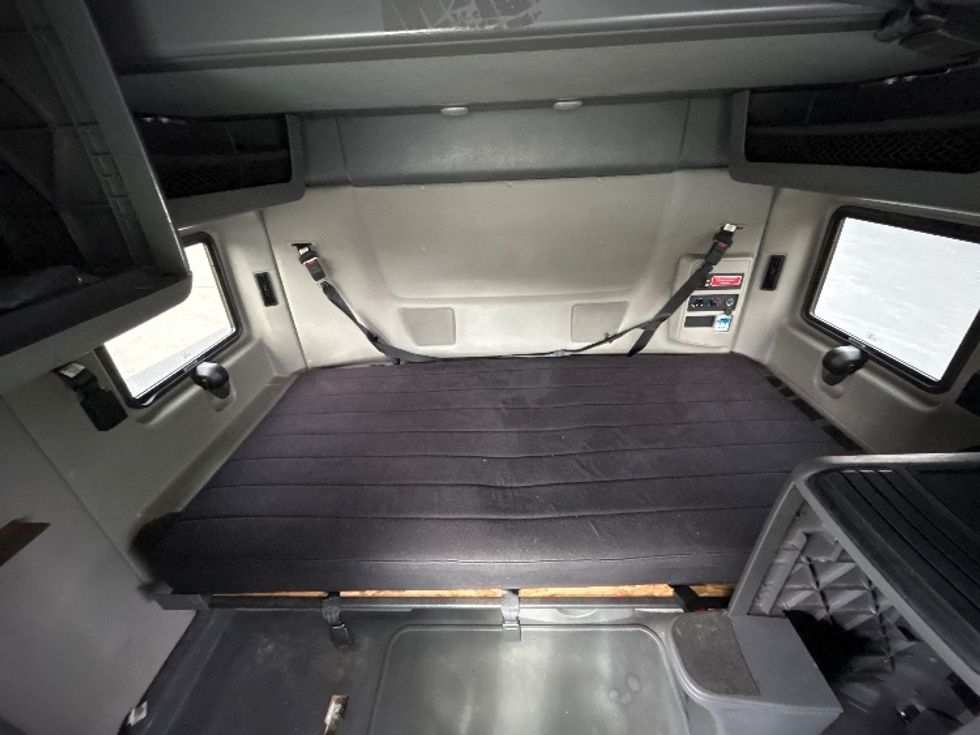 Sleeper Tractor-Heavy Duty Tractors-International-2023-LT625-Atlanta-GA-559,712\n\t\tmiles-$ 52,000 - Image 16