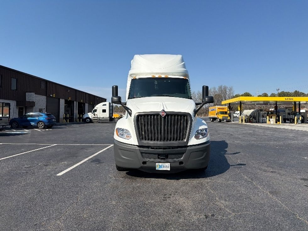 Sleeper Tractor-Heavy Duty Tractors-International-2023-LT625-Atlanta-GA-559,712\n\t\tmiles-$ 52,000 - Image 2