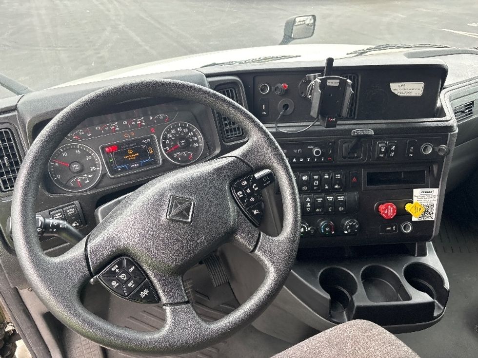 Sleeper Tractor-Heavy Duty Tractors-International-2023-LT625-Atlanta-GA-599,865\n\t\tmiles-$ 48,000 - Image 11